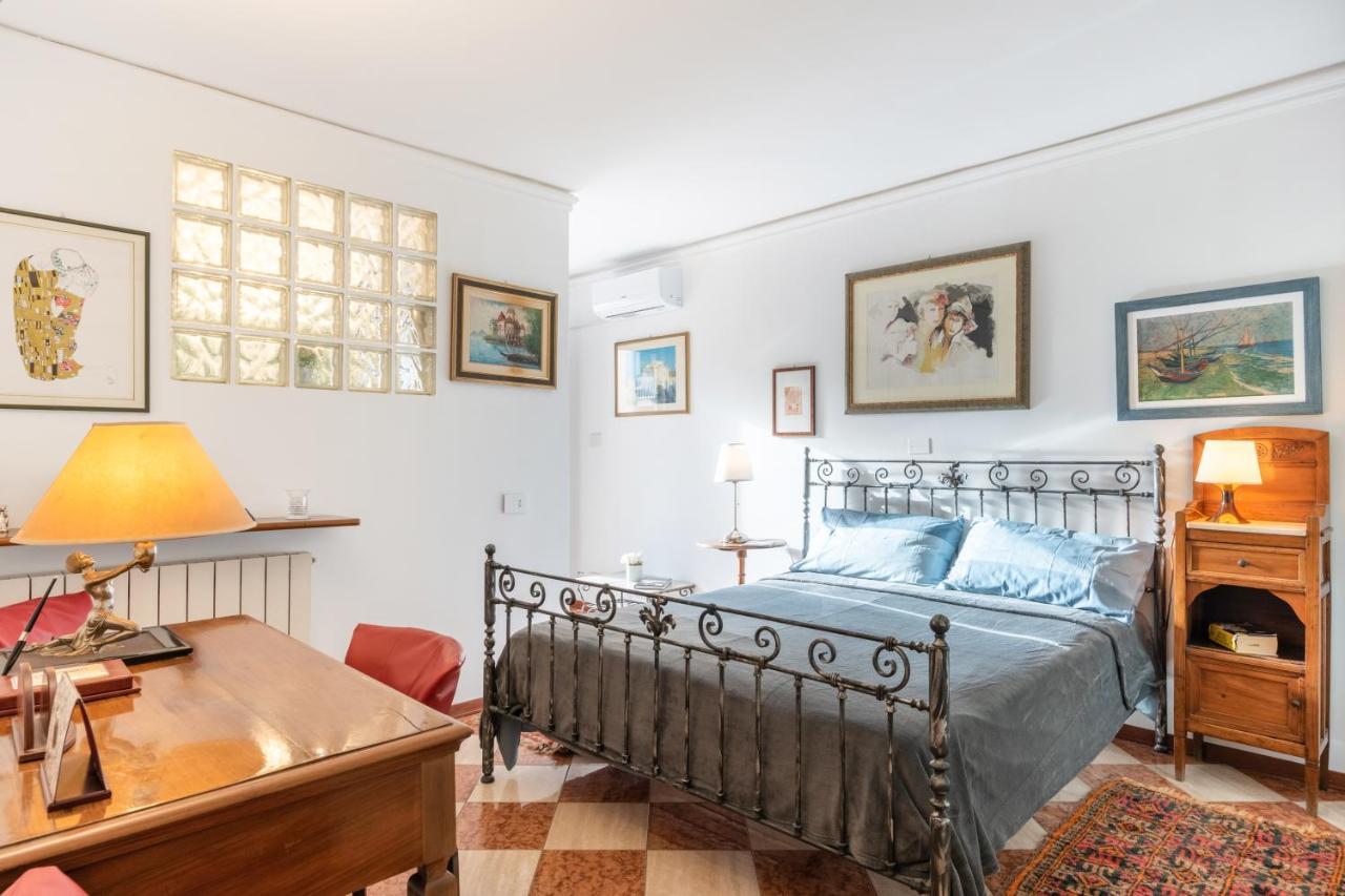 Via Etnea Cozy Apartment With Balcony Catania Exterior photo