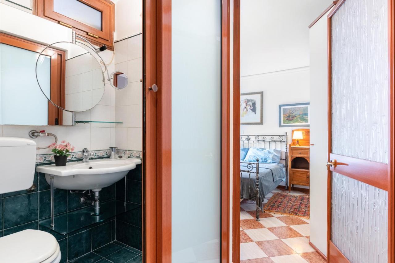 Via Etnea Cozy Apartment With Balcony Catania Exterior photo